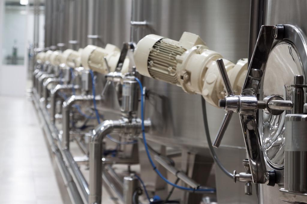 Elektryczne pompy podciśnienia w trakcie procesu fermentacji wina